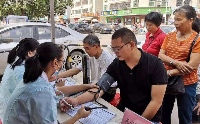 世界精神衛(wèi)生日:龍川多形式開展健康教育咨詢活動
