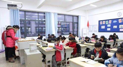 中小學(xué)開始提供 延時服務(wù) ,家長紛紛表示支持,托管班一片哀嚎